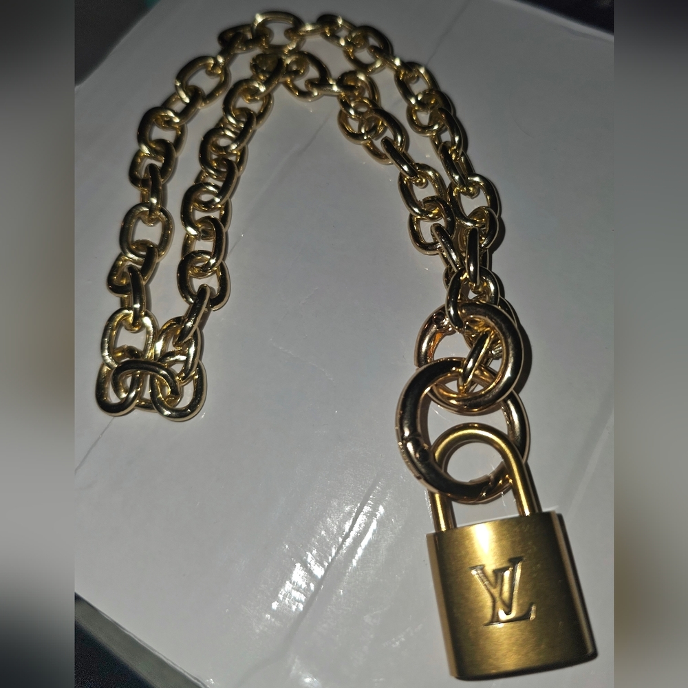 Louis Vuitton Lock 🔒 Necklace - Picture 2 of 9